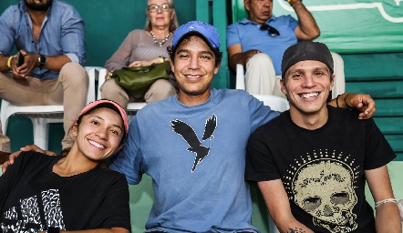  Fernanda Guadalupe Regalado, Alex Pulido y Carlos Pulido.