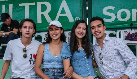  Mario de la Torre, Verónica Duarte, Miriam de la Torre y José Miguel Cerda.