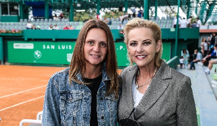  Daniela Alcalde y Aranza Puente.