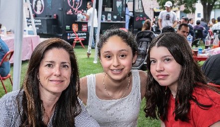  Daniela Villaseñor, Fernanda Chávez y Ana Enríquez.