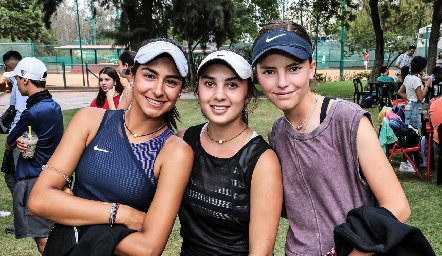  María Rico, Denisse Jiménez y Victoria Correa.