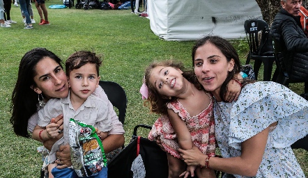  Marcela Ramos, Tabo Rosillo, María Andrea Delgado y María José Torrescano.