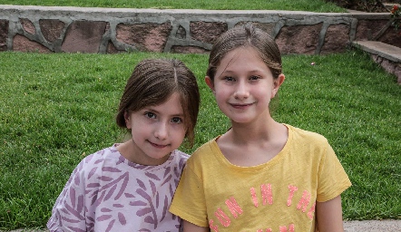  Romina y Juliana Mariscal.
