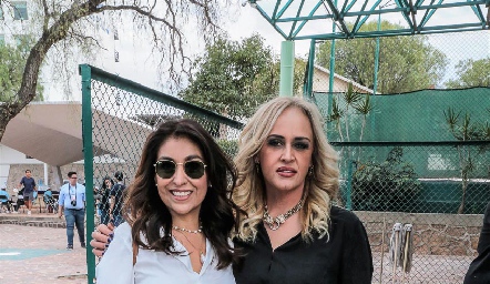  Laura Mendoza y Lucía Artolózaga.