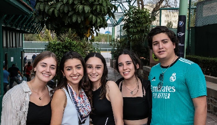  María Emilia González, Majo Ortuño, Gaby Hinojosa, Hened Flores y Juan Manuel González.
