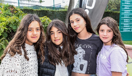  Vale Fernández, Paulina Acebo, Valeria González y Manuela Zambrano.
