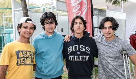  Sebastián Medica, Santiago Valle, Luis Antonio Valle y José Manuel Assad.