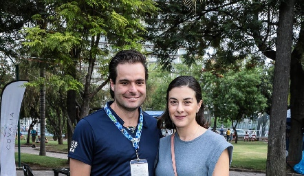  Carlos Saiz y  Karina Garza.