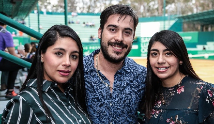  Minerva Lara, José Manuel Castillo y Roxana Lara.