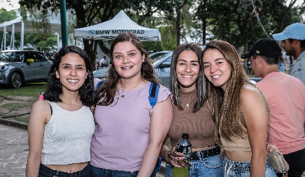  Mariana Palau, Claudia Flores, Toyan Waldo y Fernanda Correa.