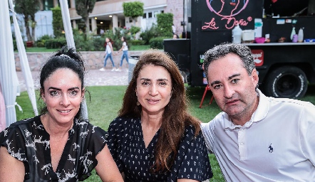 Gaby Herrán, Grisel y Javier Herrán.