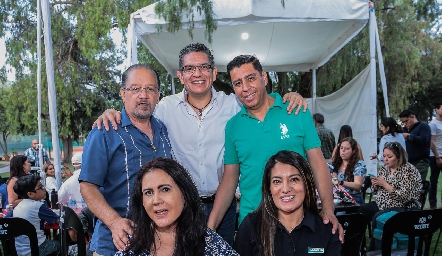  Martín Torres, Saúl Martínez, Oscar Macías, Ana Cristina Fonte y Ana Luisa Martínez .