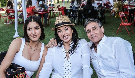  Carla Labastida, Leticia Rojas y Roberto Munguía.