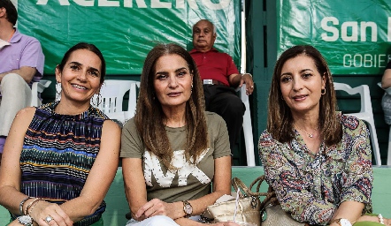 Elsa Villalba, Sandra Reynoso y Carmina Reynoso.