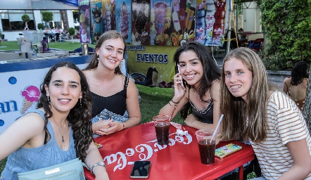  Hened Flores, María Emilia González, Majo Ortuño y María José Gutiérrez.