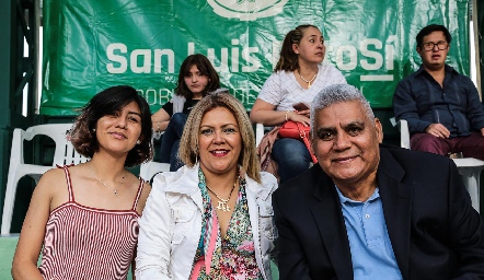  Areli Alonso, Gaby Ponce y Juventino Sánchez.