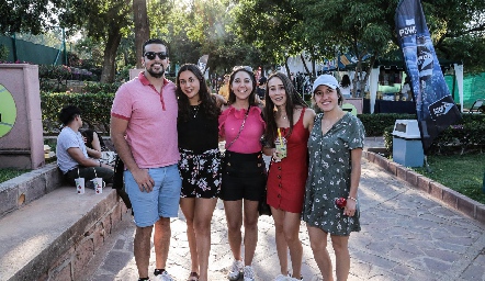  Luis Alcocer, Marisa González, Montse Silos, Fer Ramírez e Isabela Ortiz.