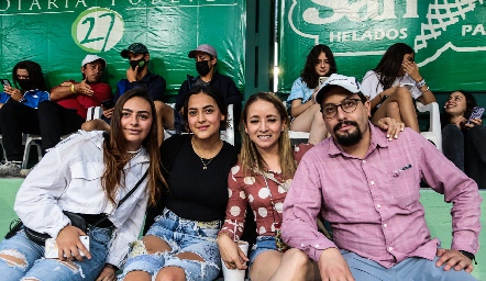  Jimena Orduña, Fer Aguilera, Elisa Naranjo y Silos.