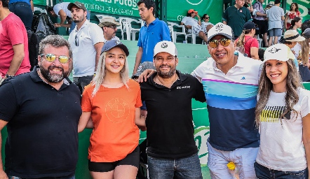  Luciano Rodríguez, Michel Piña, Gabriel Castillo, Oscar Herrera y Andrea García.