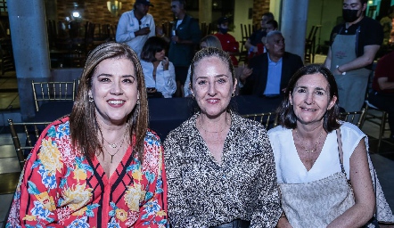  Cristina Galán, Lourdes Gutiérrez y Marcela Valle.