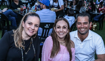  María Elena León, Marcela Navarro y Marcelo del Castillo.