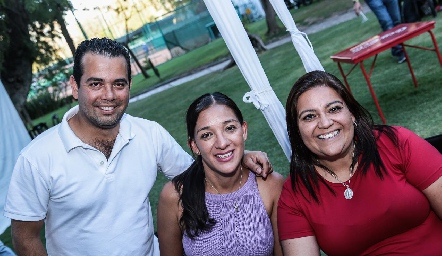  Marcelo del Castillo, Lety Cruz y Marcela Montejano.