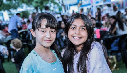  Ana Pau y Sofía.