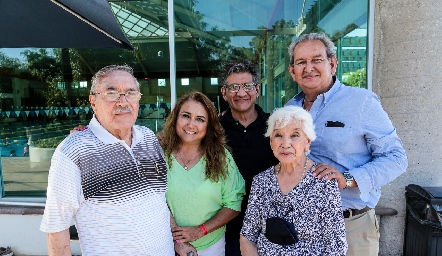  José Galván, Lucia Galván, Carlos Ortiz, Paulina de Umar y Gerardo González.