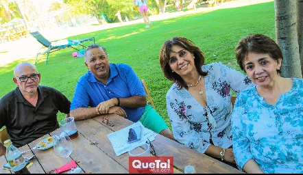  Rafael Humara, Gabriel Saucedo, Paulina Humara y Cecilia Humara.
