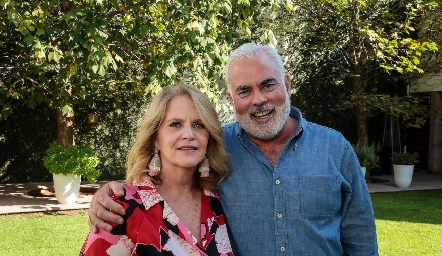  Lynette Pizzuto con su esposo Roberto Cummings.