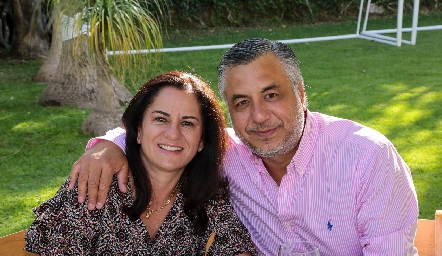  Claudia y Alejandro Villasana.