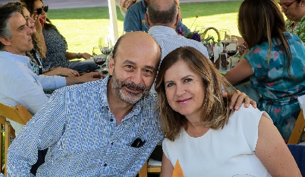  Ricardo Estrada y Marilú Mendizábal.
