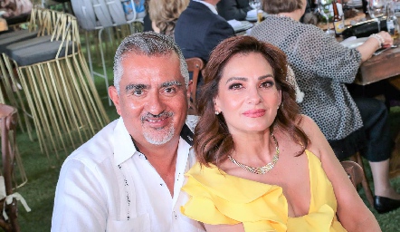  Alfredo Araujo y Mayela Valdez.