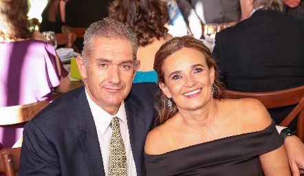  Manuel Abud y Verónica Alcalde