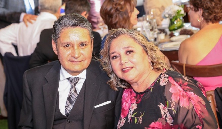  Oscar Hinojosa y Cheli Faz.