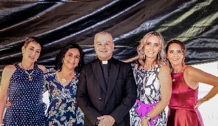  Ana Hunter, Maru Silos, Oscar Pérez, Araceli Cano y Sandra Correa.