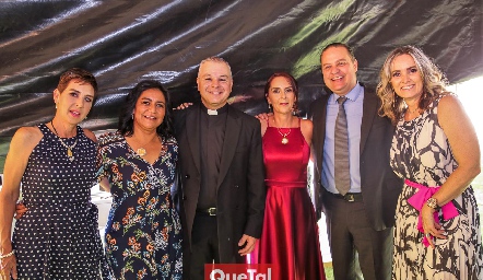  Ana Hunter, Maru Silos, Oscar Pérez, Sandra Correa, José Manuel Guerra y Araceli Cano.