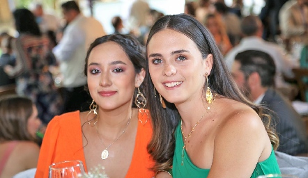  Ximena Escamilla y Emilia Meade.