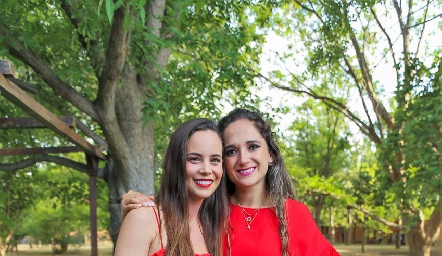 Alynn Ruiz y Alejandra Rangel.