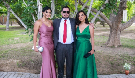  Victoria Von Der Meden, Alejandro Von Der Meden y Abigail de la Rosa.