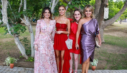  Arantza Aranda, Renata Acevedo, Montse Cámara y Elsy Guerra.