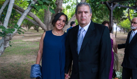  Guadalupe y Alejandro Navarro.