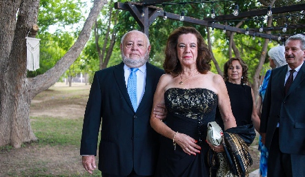  Francisco y Lourdes de la Torre.