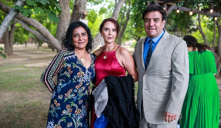  Maru Silos, Sandra Correa y Víctor Lomelí.