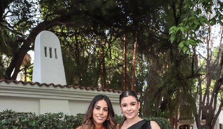  Alejandra Martínez y Paulina Estrada.