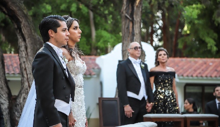  Arturo Hernández y Regina Oliva.