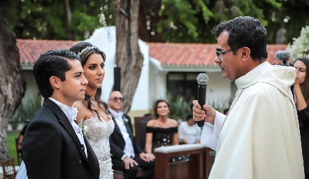  Arturo Hernández y Regina Oliva.