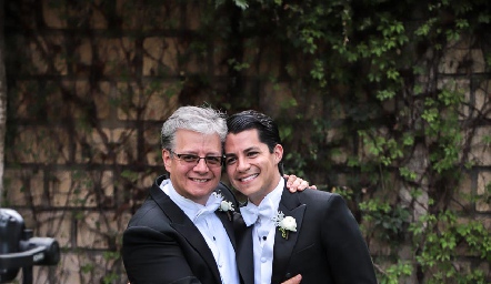  Arturo y Arturo Hernández.