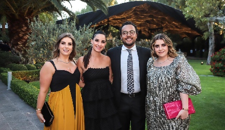  Begoña Muriel, Luli Lamas, Javier Campos y Daniela Muriel.