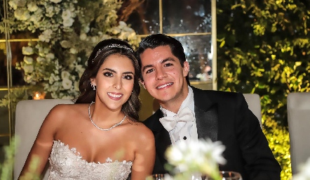  Regina Oliva y Arturo Hernández, ya son esposos.